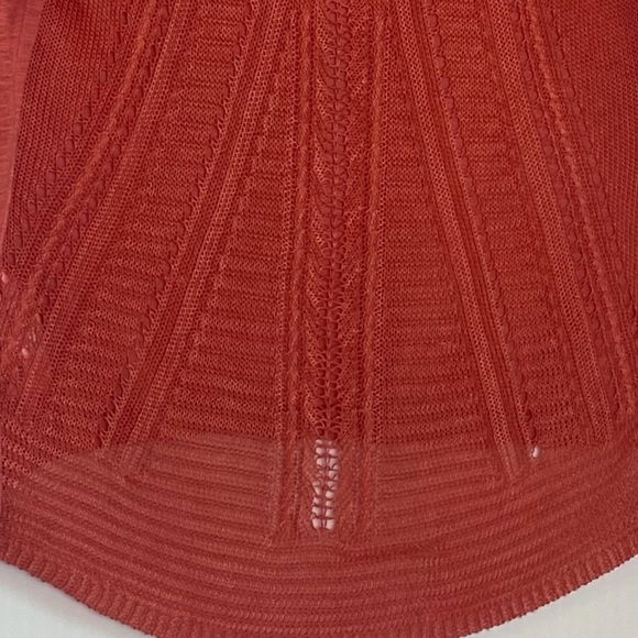 Ariat Henley Shirt Crochet Knit Back Hi Low Coral Red Sz M Boho Western Festival - Picture 6 of 6